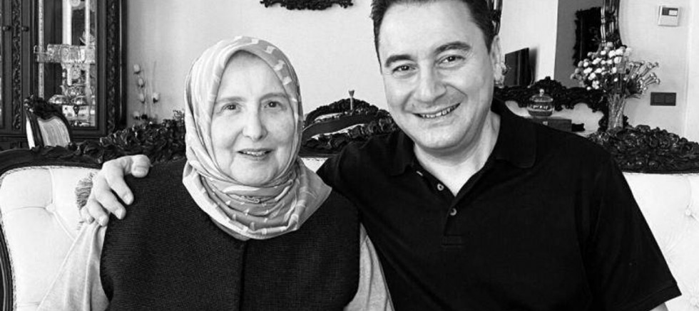 Geçen ay babasını kaybeden Ali Babacan’ın annesi de hayatını kaybetti