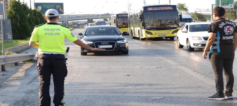 Yetkisiz 'çakar' kullanmanın cezası 96 bin TL'ye çıkıyor