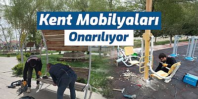 Edremit’te Rüzgarın Zarar Verdiği Kent Mobilyaları Onarılıyor