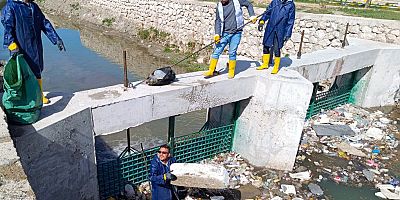 Van Gölü’nü Koruma Çalışmaları Sürüyor: Derelerdeki Atıklar Temizleniyor